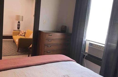 Boone Appartement | Mid Century Apartment in Downtown Boone