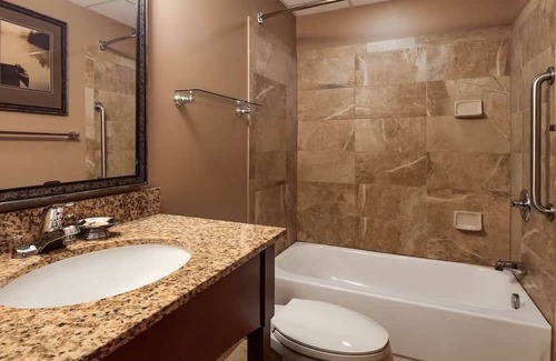 South Loop Maison | Ideal Family Getaway: Fun Water Park & Comfy Lodging Near Mall