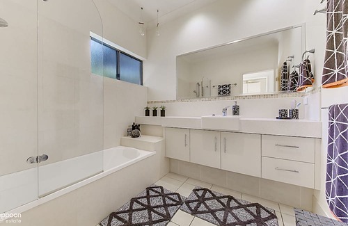 Yeppoon Maison | POOL WITH SEAVIEWS AND ENDLESS ENTERTAINING