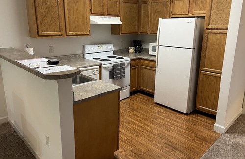 Troy Appartement | Troy location! 2 bed 2 bath fully furnished with balcony!
