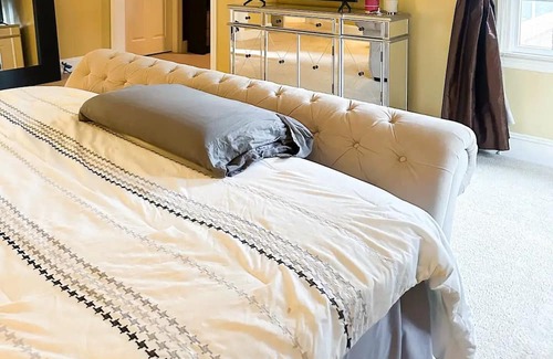 Medford Maison | Lakeside Getaway in Medford, NJ!