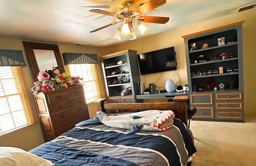 Medford Maison | Lakeside Getaway in Medford, NJ!