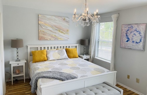 Mays Landing Maison | Upscale Town Home