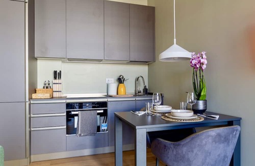 Washington Appartement | Urban Luxury: Bright two-room apartment in a new building