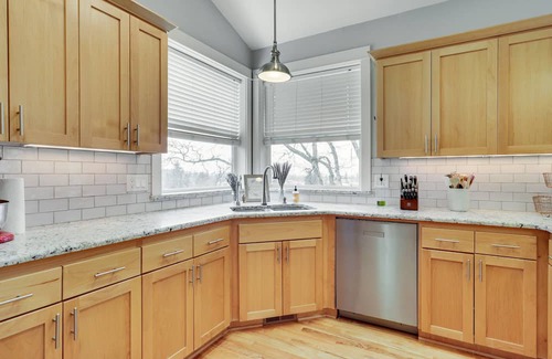 Silverton Maison | Silverton Home w/View, 2 Mi to Oregon Garden!