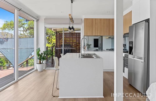 Central Coast Council Maison | Discover Your Riverside Retreat: Modern Comforts, Private Jetty, & Scenic Views!