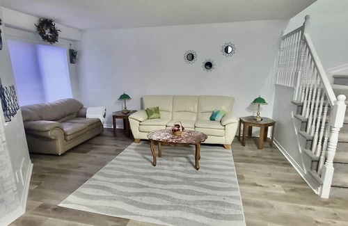 Industrial Park Maison | 10 mn from Airport Peaceful & Bright home