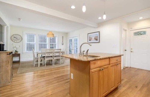 Black Rock Historic District Maison | Immaculate 4-Bed House close to the beach