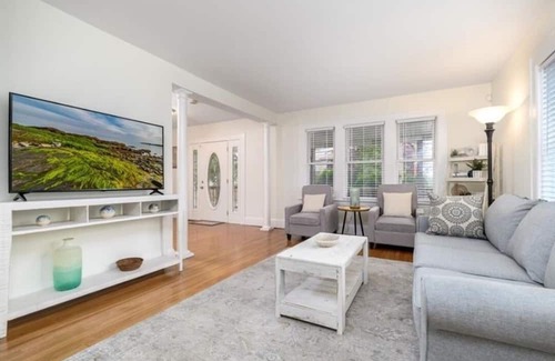 Black Rock Historic District Maison | Immaculate 4-Bed House close to the beach