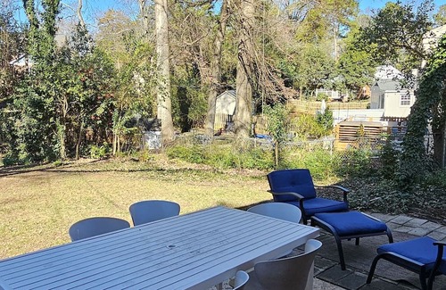 Charlotte Maison | Charming 4-bedroom house with AC and WiFi in superb Charlotte LoSo Area