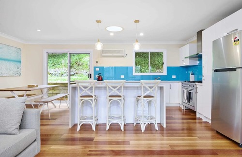 Upper Ferntree Gully Maison | Spacious 3BR Family Haven in Upper Ferntree Gully