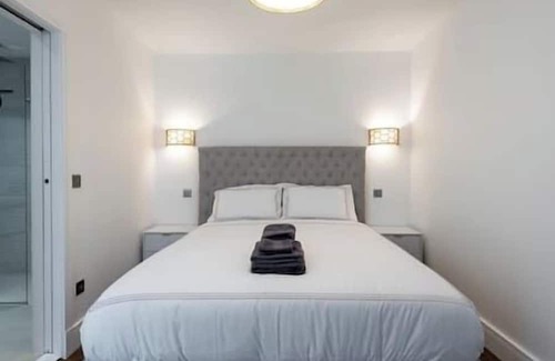Frognal and Fitzjohns Maison | Fabulous House in Hampstead (FAV41)