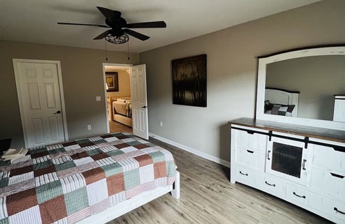 Dushore Maison | Scenic Mountain View Getaway