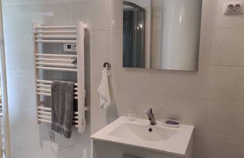 Moncy Appartement | Studio Équipé au Sein D'une Fermette