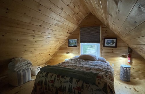 Georgetown Cabine | Captain's Camp - Rustic, Cozy Camp on the Back River in Georgetown, Maine!