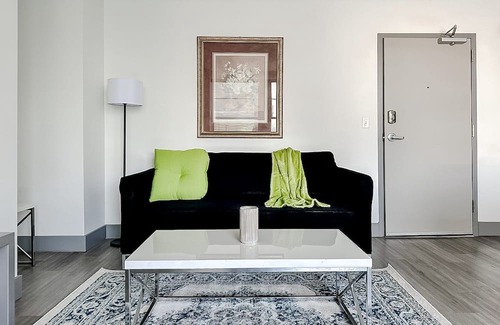 Downtown Springfield Appartement | Sleepover: Eclectic 1BD/1BA- Downtown Springfield