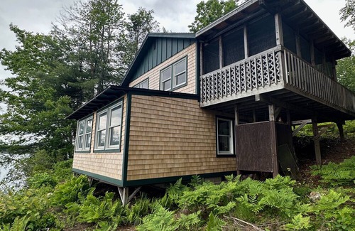 Rindge Cottage | Waterfront 2-bedroom Lake House in Rindge