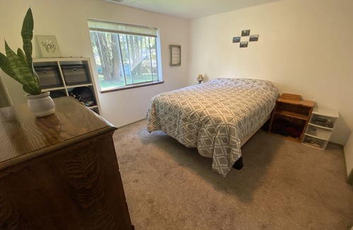 Lacey Maison | Cozy 3-bedroom house in enchanting Olympia with WiFi, fitness room