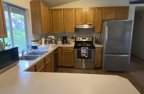 Lacey Maison | Cozy 3-bedroom house in enchanting Olympia with WiFi, fitness room