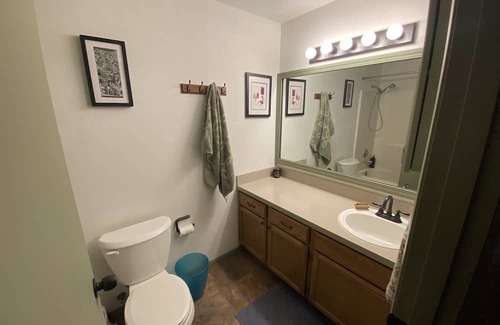 Lacey Maison | Cozy 3-bedroom house in enchanting Olympia with WiFi, fitness room