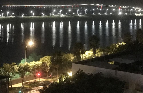 Macau Appartement | Cozy Getaway at Oriental Lisboa with Stunning HKZMacau Bridge View