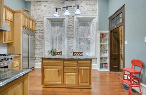 Lampasas Autre | Charming farmhouse with 4 bedrooms and breathtaking views on a quiet ranch.