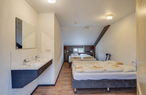 Wanroij Autre | Cozy Farm Stay With Lots of Space for Relaxing
