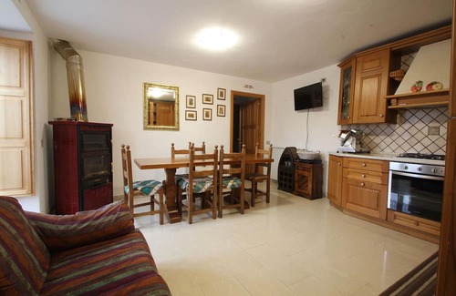 Comano Autre | House with garden in Lunigiana