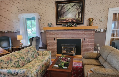 Titusville Lit Et Petit-Déjeuner | Great solar eclipse viewing! Beautiful room, 2 queen beds & private bath.