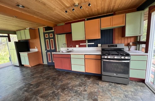 Mountain View Cabine | Hawaiian Forest Estate. 3 Cabins- Sleeps 15! 30 Minutes to Volcano National Park