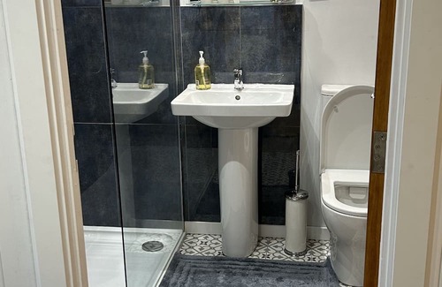 Llantarnam Appartement | Rural idle yet so connected to surrounding leisure activities and city life. Wow