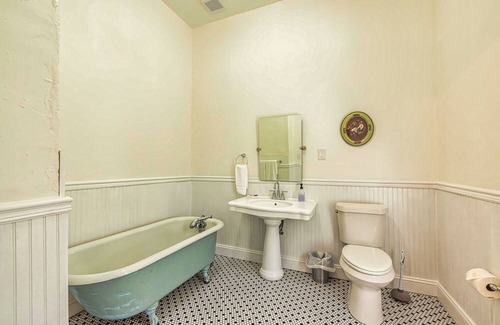 Senoia Maison | Welcome to the Famous, Award Winning VERANDA HISTORIC INN Senoia, GA