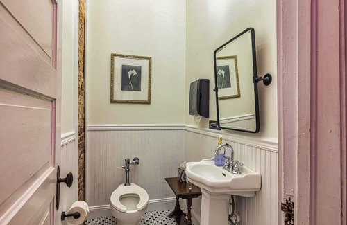 Senoia Maison | Welcome to the Famous, Award Winning VERANDA HISTORIC INN Senoia, GA