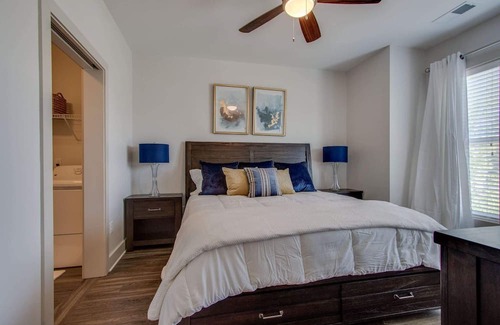 Nashville Appartement | New* East Nash - King Bed, Short Drive to Dwntwn!