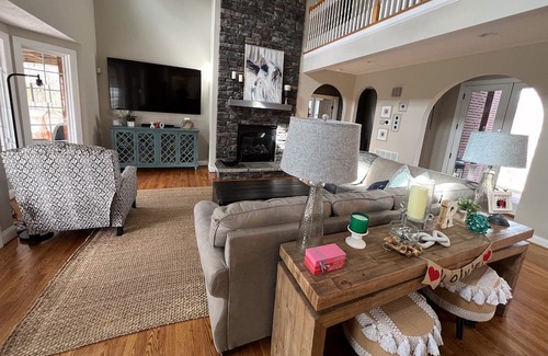 Blacksburg Maison | This house is a 4 bedroom(s), 4.5 bathrooms, located in Blacksburg, VA.