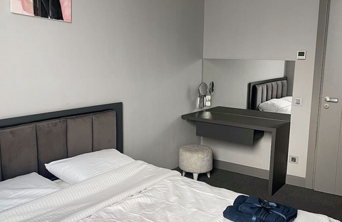 Kartal Copropriété | Spacious condo with skyline view
