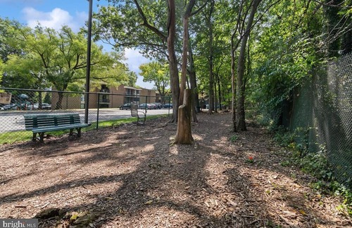 Forest Glen Appartement | Tranquil, elegant living in the heart of Silver Spring!
