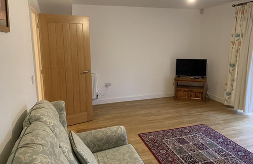 Sidcot Maison | Lovely modern house in area of outstanding natural beauty. 16mins from airport.