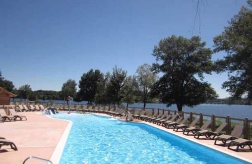 Canet-de-Salars Chalet De Ski | Chalet 4 étoiles - Parc aquatique - eeeahd