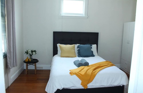 Invermay Cottage | A Little Luxury - Walking Distance to Launceston CBD