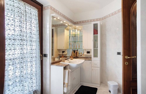 Charvensod Appartement | Apartment 'Reditus' with Mountain View, Private Terrace and Wi-Fi
