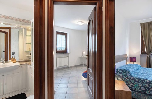 Charvensod Appartement | Apartment 'Reditus' with Mountain View, Private Terrace and Wi-Fi