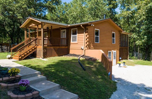 Johnson County Maison | Quiet and serene place to recharge and enjoy the beauty of nature!