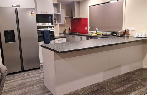 Palmerston North Maison | El Beracca Retreat - A Home away from home.