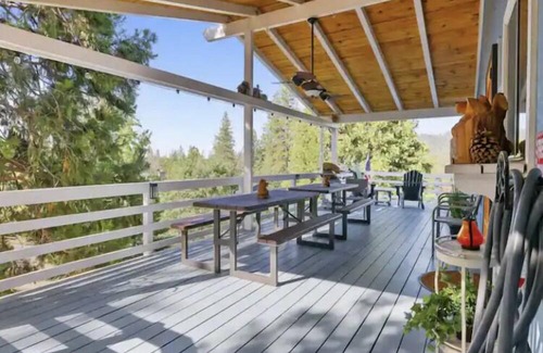 Bass Lake Cabine | Franklins amazing lake view cabin with boat slip & private Marina