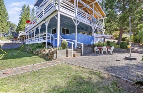 Bass Lake Cabine | Franklins amazing lake view cabin with boat slip & private Marina