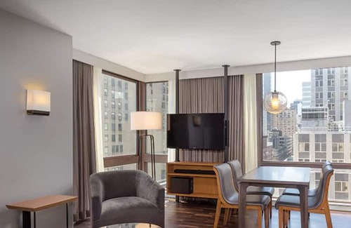Turtle Bay Station Balnéaire | Bring your friends and celebrate New Year's Eve in NYC! Sleeps 6 /2 BDRM