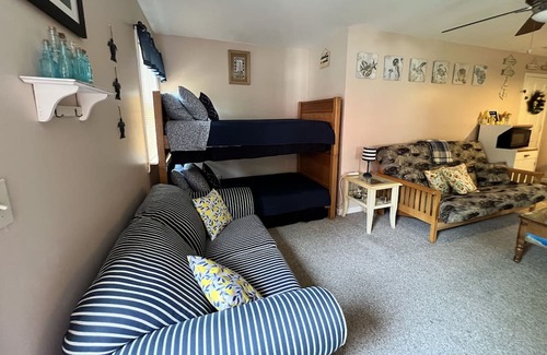 Bayville Maison | Barnegat Bay Getaway