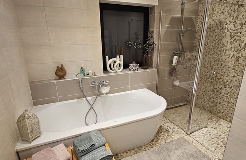 Bourbourg Maison | Belle Maison + Jaccuzzi Plage à 15 mns Idéal Visite Dunkerque Calais et St-omer