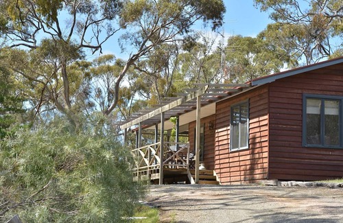 Spring Gully Cottage | Cosy & Secluded Bushland Cottage Retreat in Clare Valley